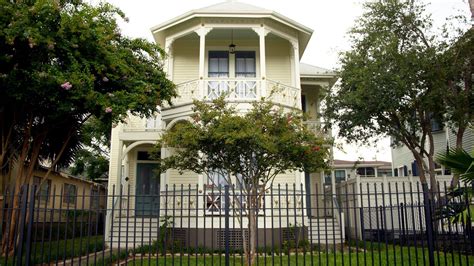 restoring galveston list of homes.